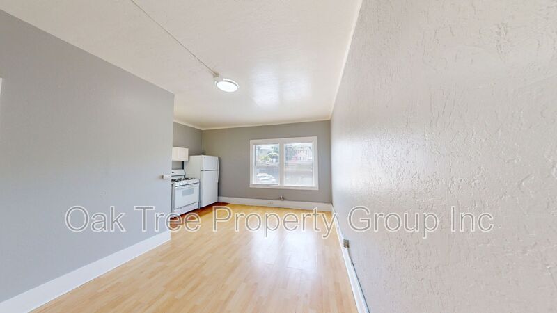 Primary Photo - 134 E 16th St
