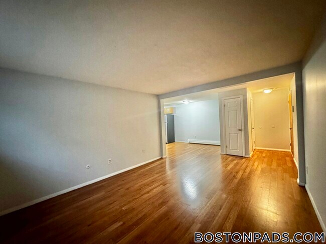 Foto del edificio - 715 N Main St