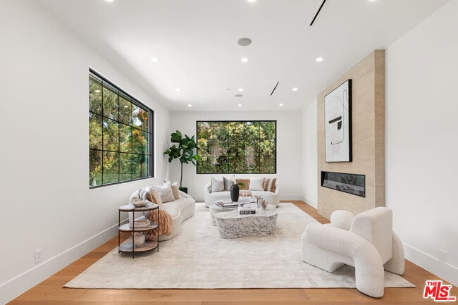 Building Photo - 2565 Patricia Ave