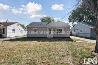 Building Photo - 433 Mayfair Blvd