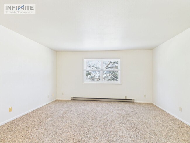 Foto del edificio - 3 Bedroom off East Valley Center!
