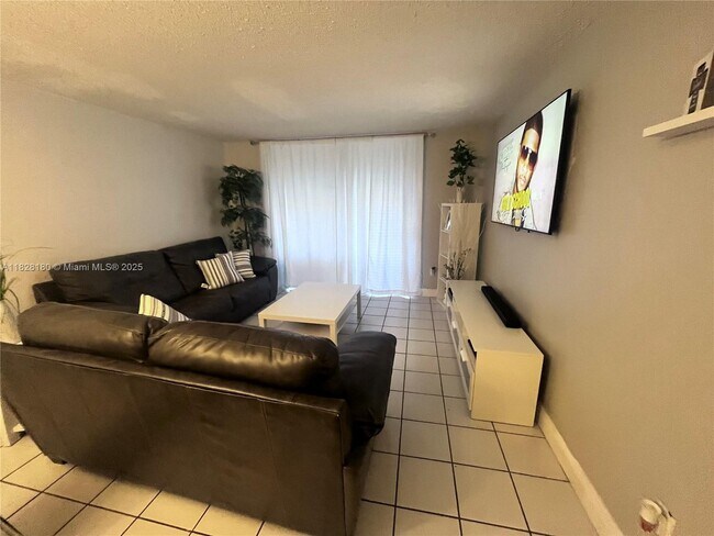 Foto del edificio - 8311 SW 142nd Ave