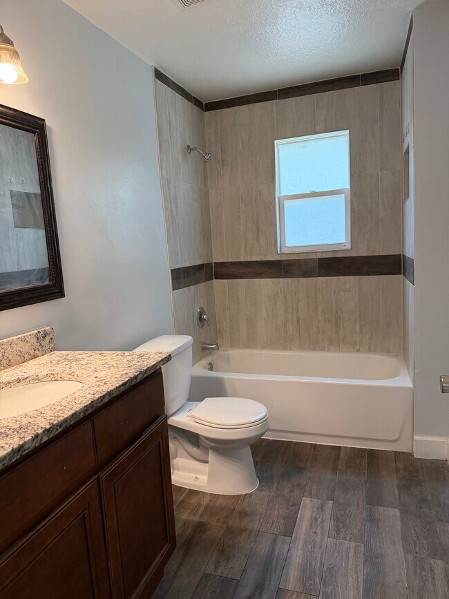 Baño - 426 Pharr Ave