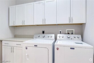 Building Photo - 697 Crossfield Cir