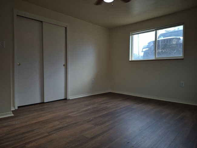 Building Photo - Quiet 2BR Garden-Level Near Mines & Downto...