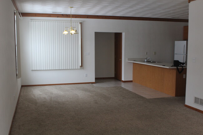 Dinning room - 10436 Metalmark Ln