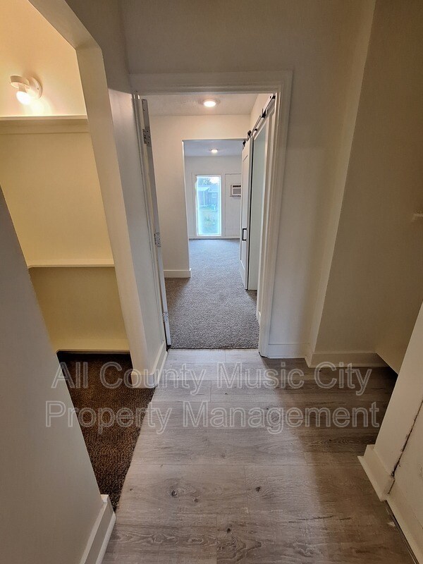 Building Photo - 105 Bonnabrook Dr