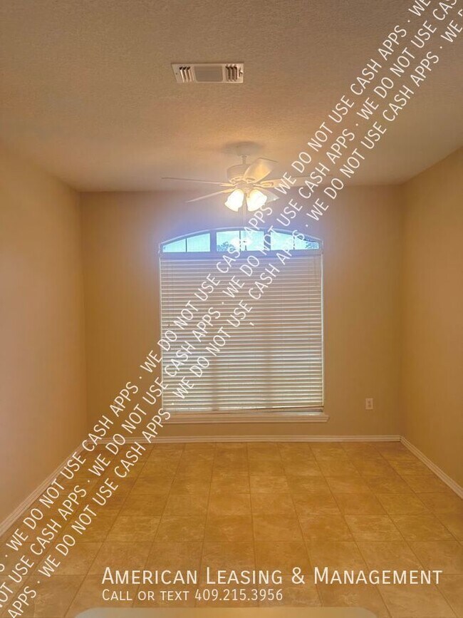 Building Photo - 3-Bedroom 1.5-Bath Home Available for Leas...