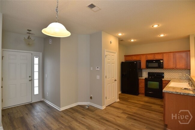 Building Photo - 5 Canyon Oak Loop