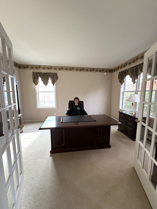 Building Photo - 65 Forman Dr