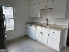 Building Photo - 6320 Magnolia Ave Building Photo - 6320 Magnolia Ave