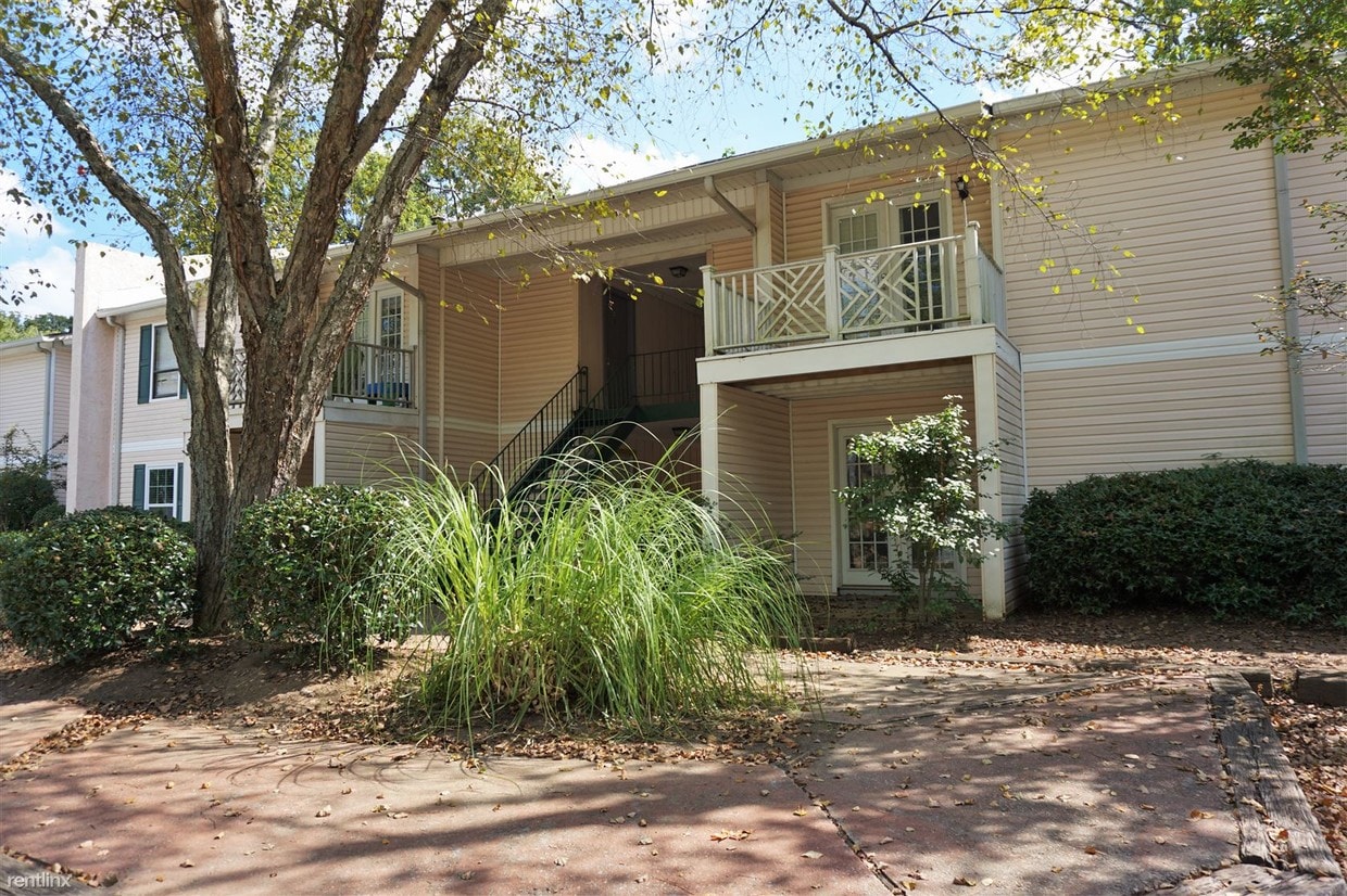 3605 Woodbriar Cir, Tucker, GA 30084 Condo for Rent in Tucker, GA