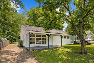 Building Photo - 4014 Chelsea Dr