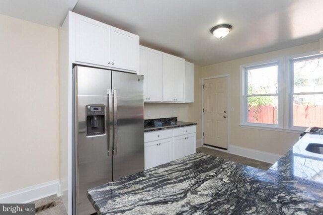 Foto del edificio - 408 N Collington Ave