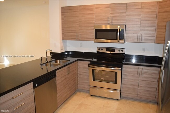Building Photo - 3 br, 2.5 bath Townhome - 2714 SW 81st Ter...