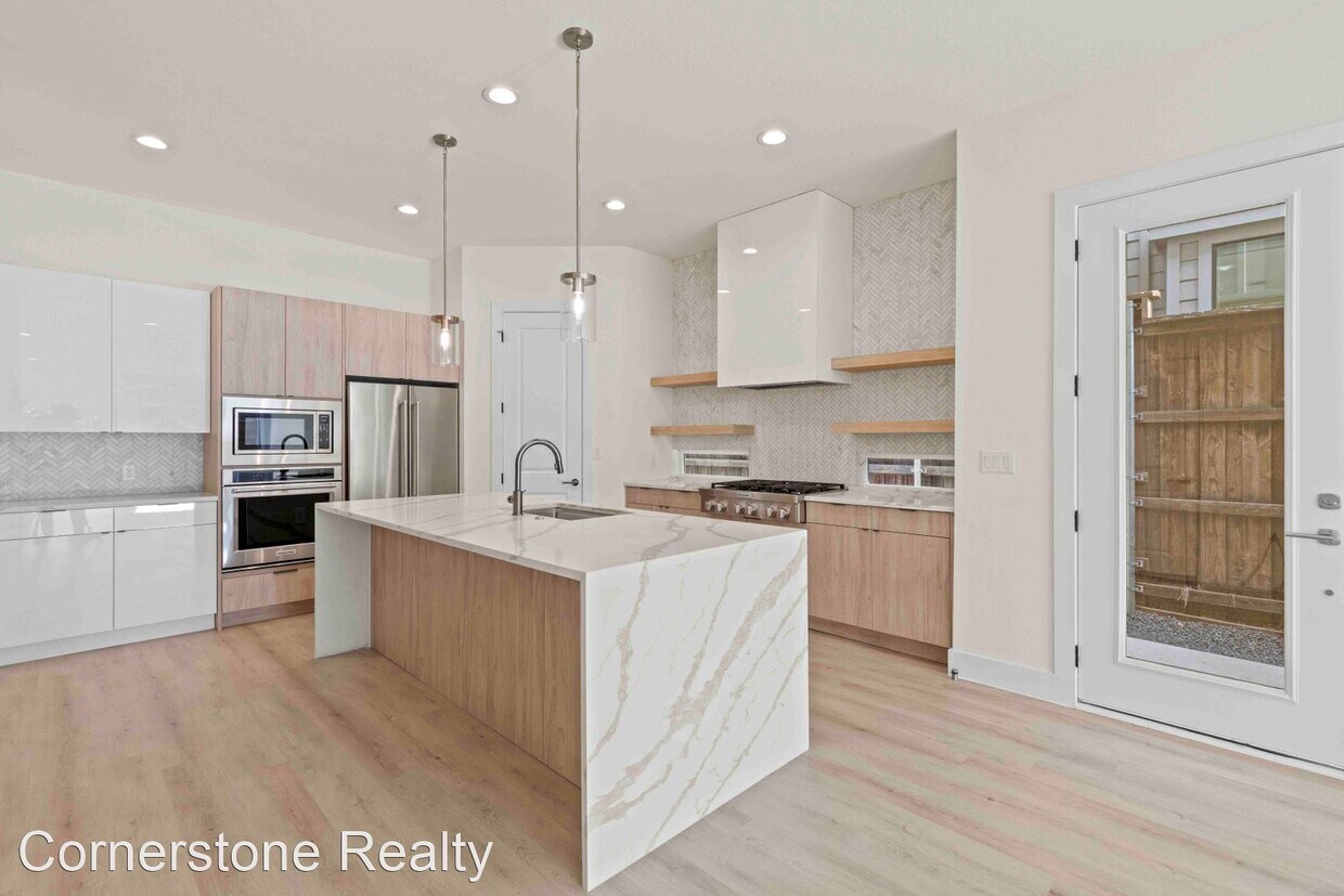 Foto principal - 3 br, 2.5 bath House - 2346 Hondo Ave