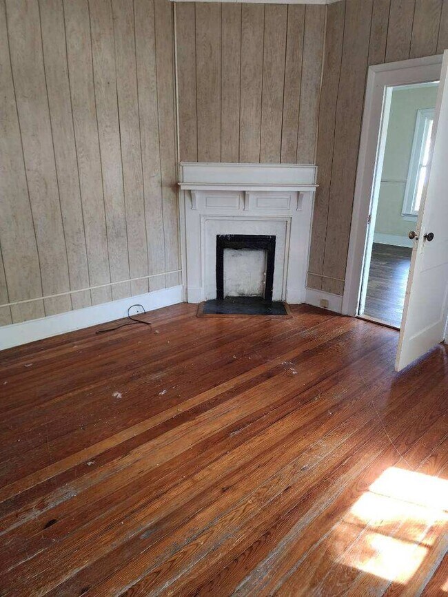 Building Photo - 3 Bedroom 1 bath - Unfurnished Bennettsvil...