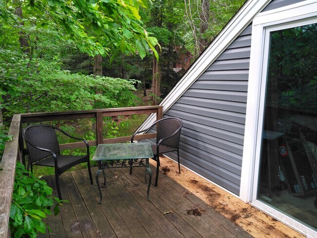 Building Photo - 658 Echo Cove Dr