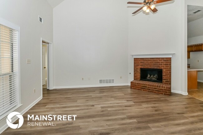 Building Photo - 7658 Davis Pkwy