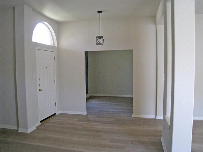 Foto del edificio - 4320 Rock Hill Rd