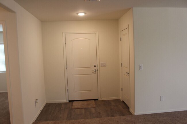 Foto del edificio - Single story New home in Casa Grande