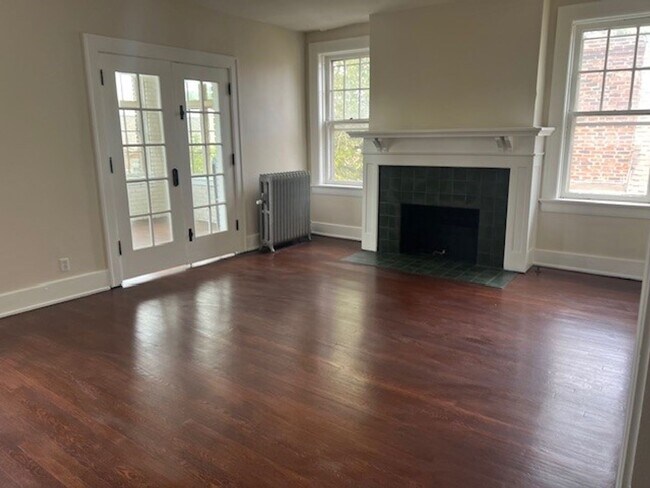 Foto del edificio - Huge 3 Bedroom in Herron-Morton