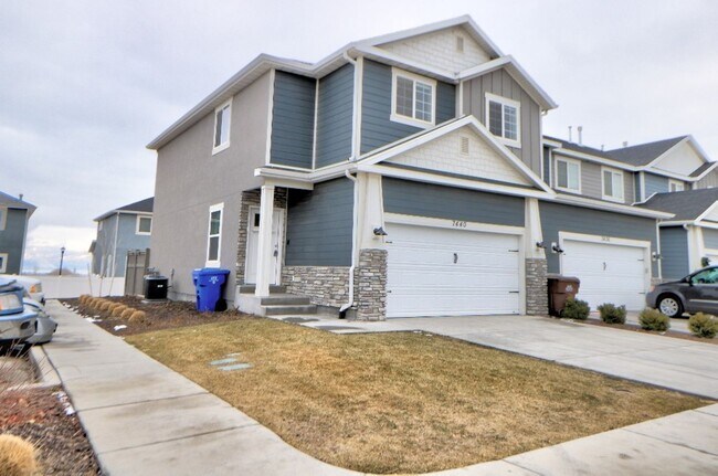 Building Photo - 7440 N Hutch Ln