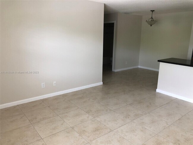 Foto del edificio - 759 NW 104th Ave