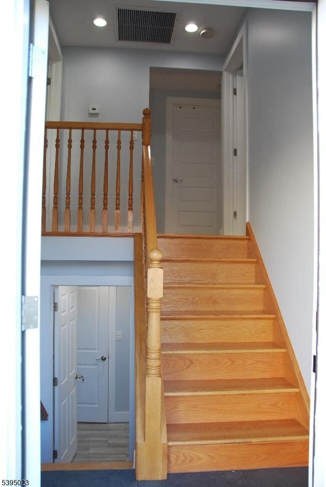 Building Photo - 229 Monroe St