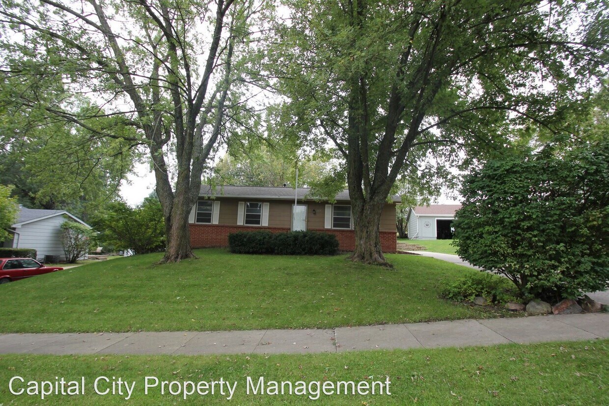 Primary Photo - 3 br, 1.5 bath House - 115 Feller Curve