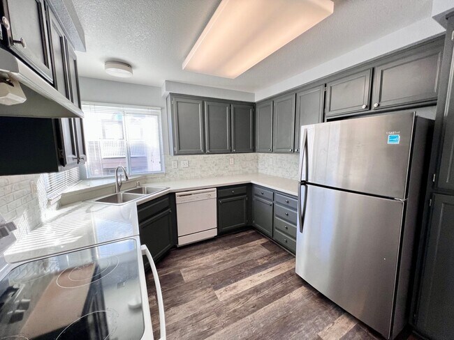 Building Photo - Beautifully updated 2 bedroom with garage ...