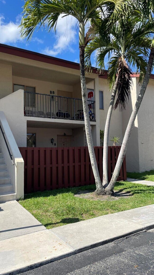 Foto del edificio - 7911 Southgate Blvd