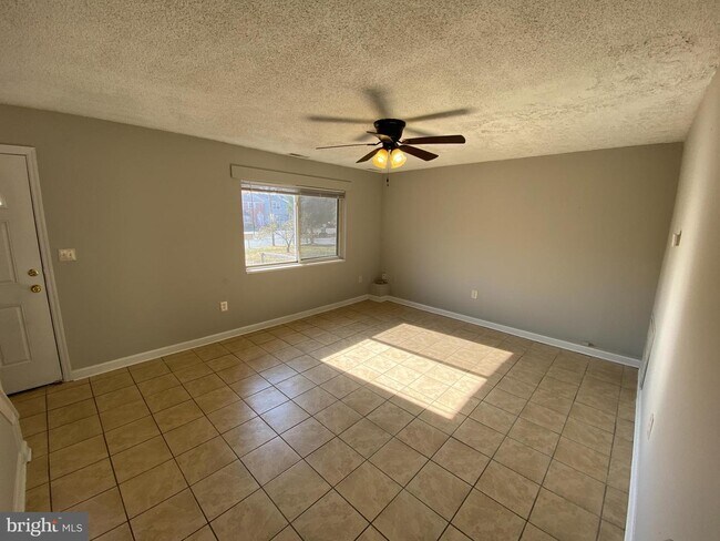 Building Photo - 733 Bellows Ave