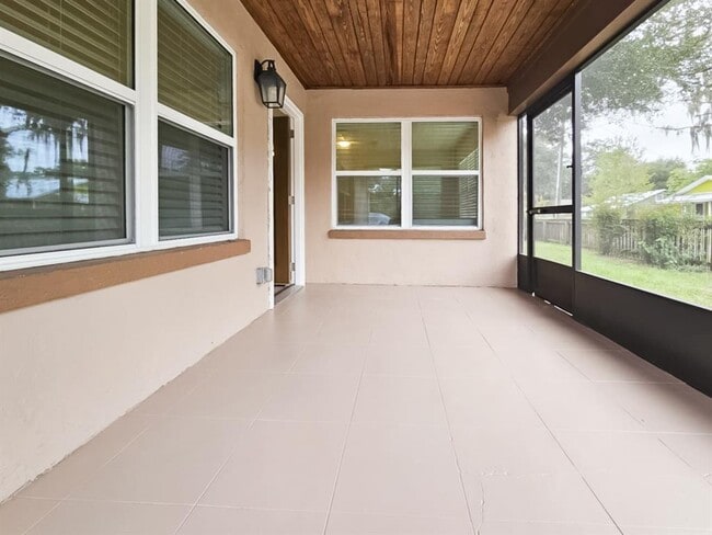 Foto del edificio - 518 NW 27th Ave