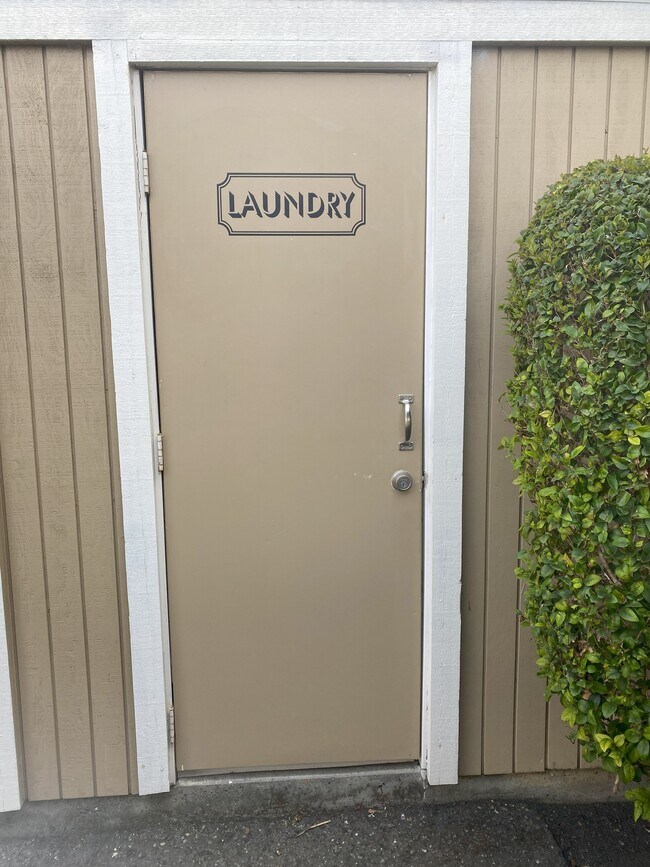 Foto del edificio - 7560 Bridgit Dr