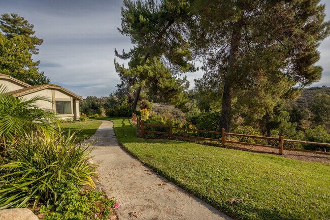 Foto del edificio - 5244 Edge Park Way