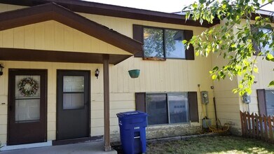 Building Photo - 908 Hillside Ave