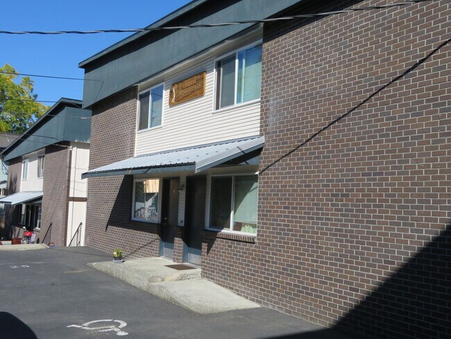 Building Photo - Fariway Apartments