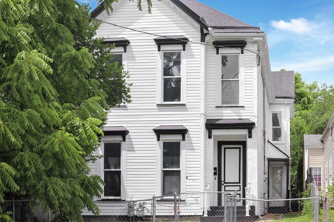 W Main - W Main Apartment