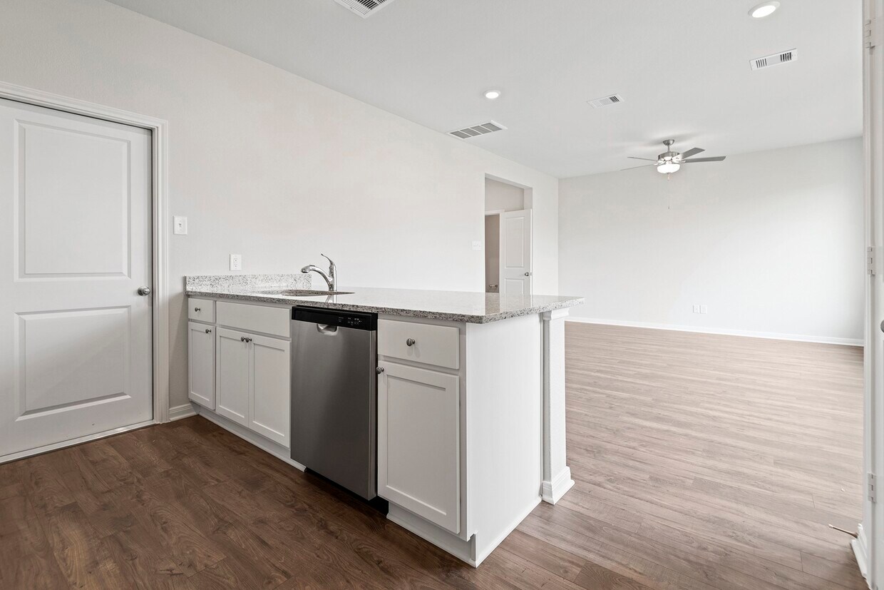 Foto del edificio - 5906 Peony Pl
