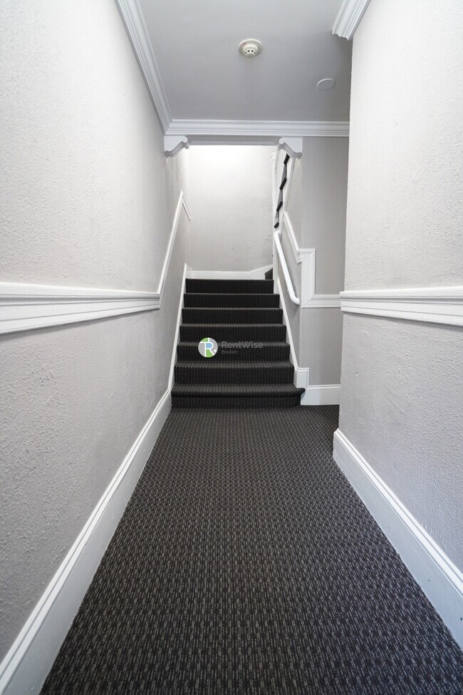 Building Photo - 4 Ashford Ct