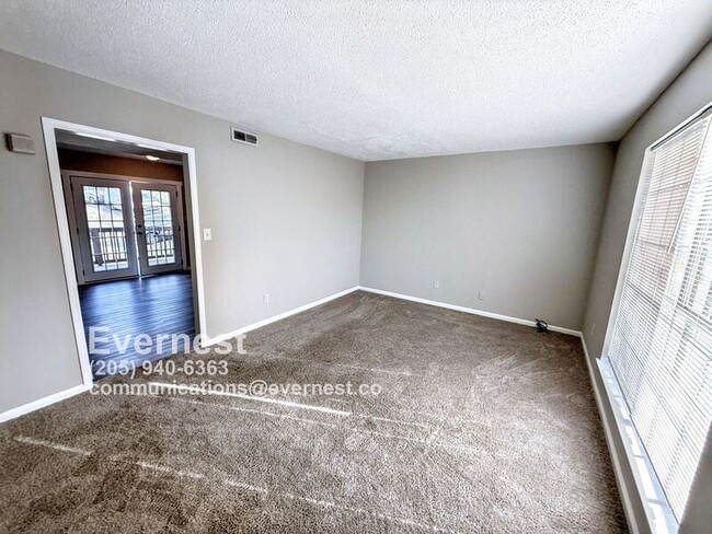 Foto del edificio - 1726 6th Pl Cir NW