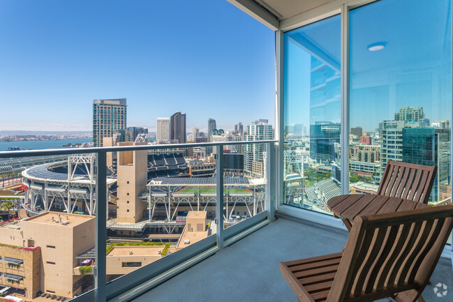 2BR, 2BA - 1224 SF - Park 12 - The Collection