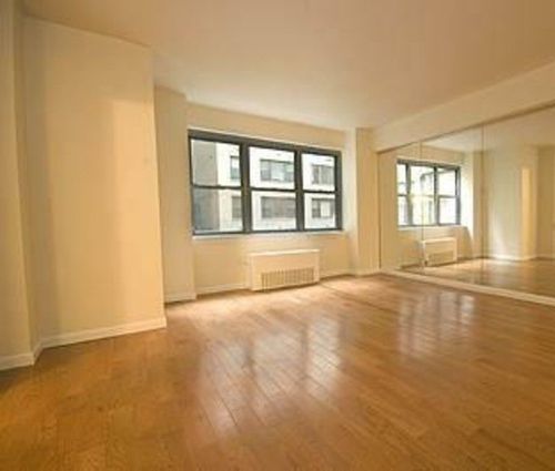 Primary Photo - 82 Park Ave