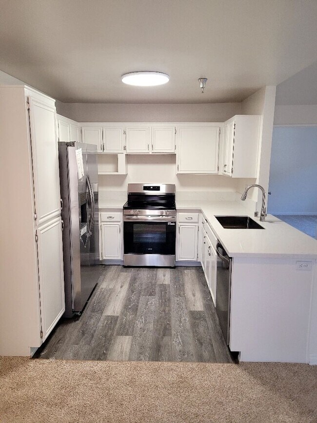 Foto del edificio - Cute and Cozy 2Br/2Ba second floor Condo in The Summit