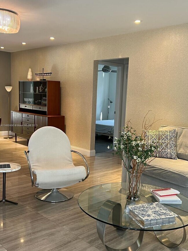 Foto del edificio - 615 N 46th Ave