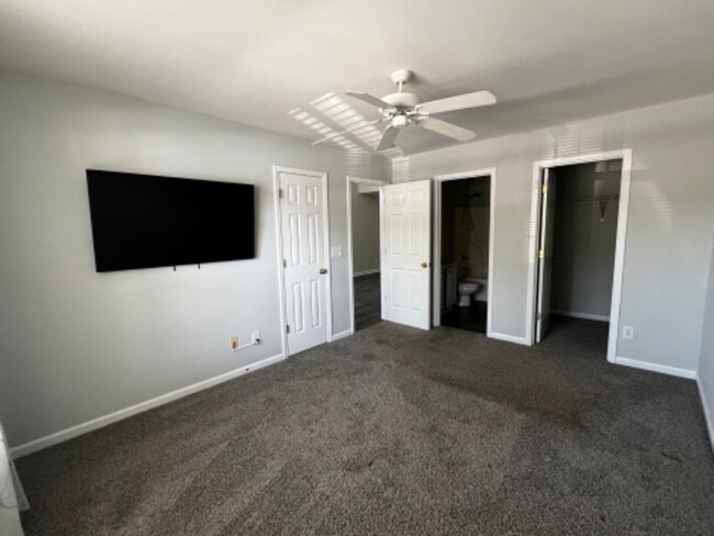 Building Photo - 136 Madrid Dr