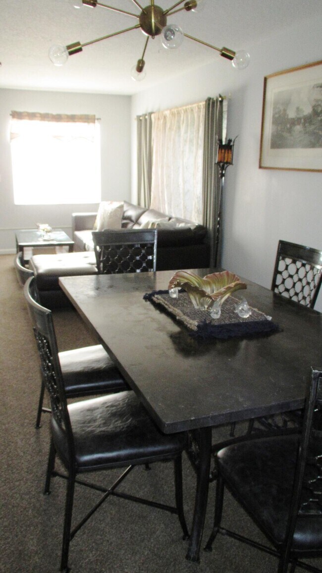 Foto del edificio - 13791 Yarmouth Dr