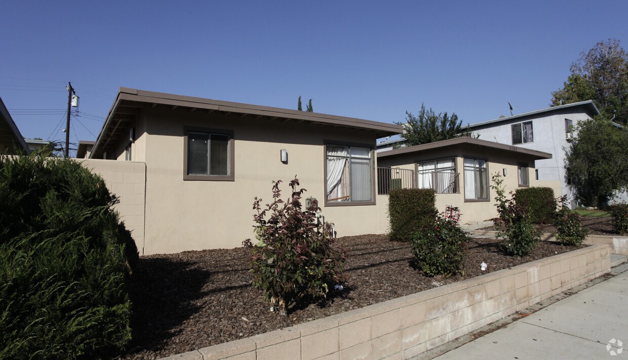 Primary Photo - 5184 San Bernardino St