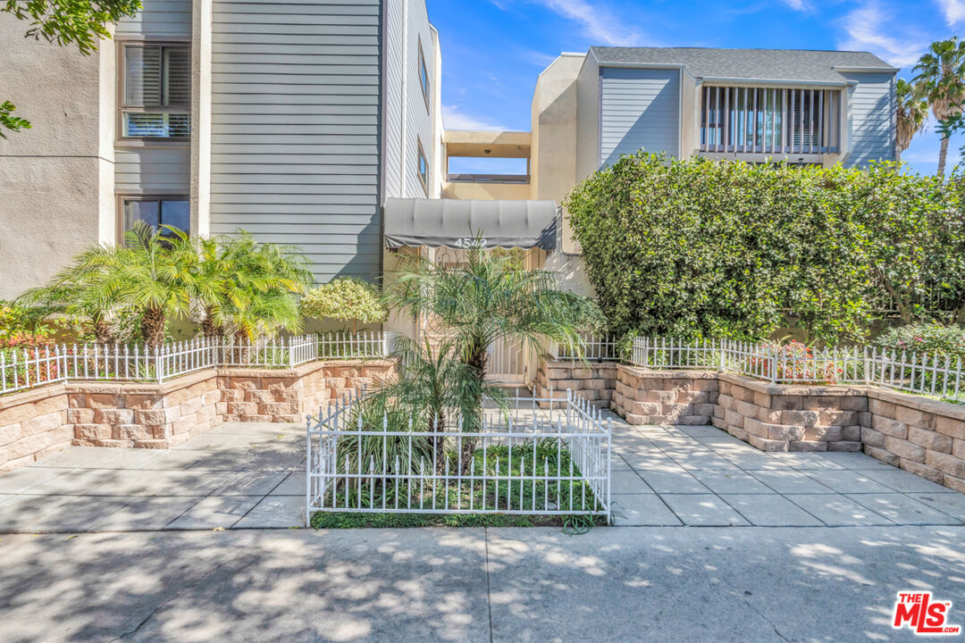 Foto principal - 4542 Willis Ave